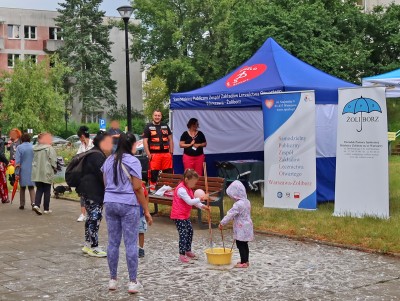 piknik rodzinny, namiot SPZZLO Warszawa-Żoliborz, dzieci